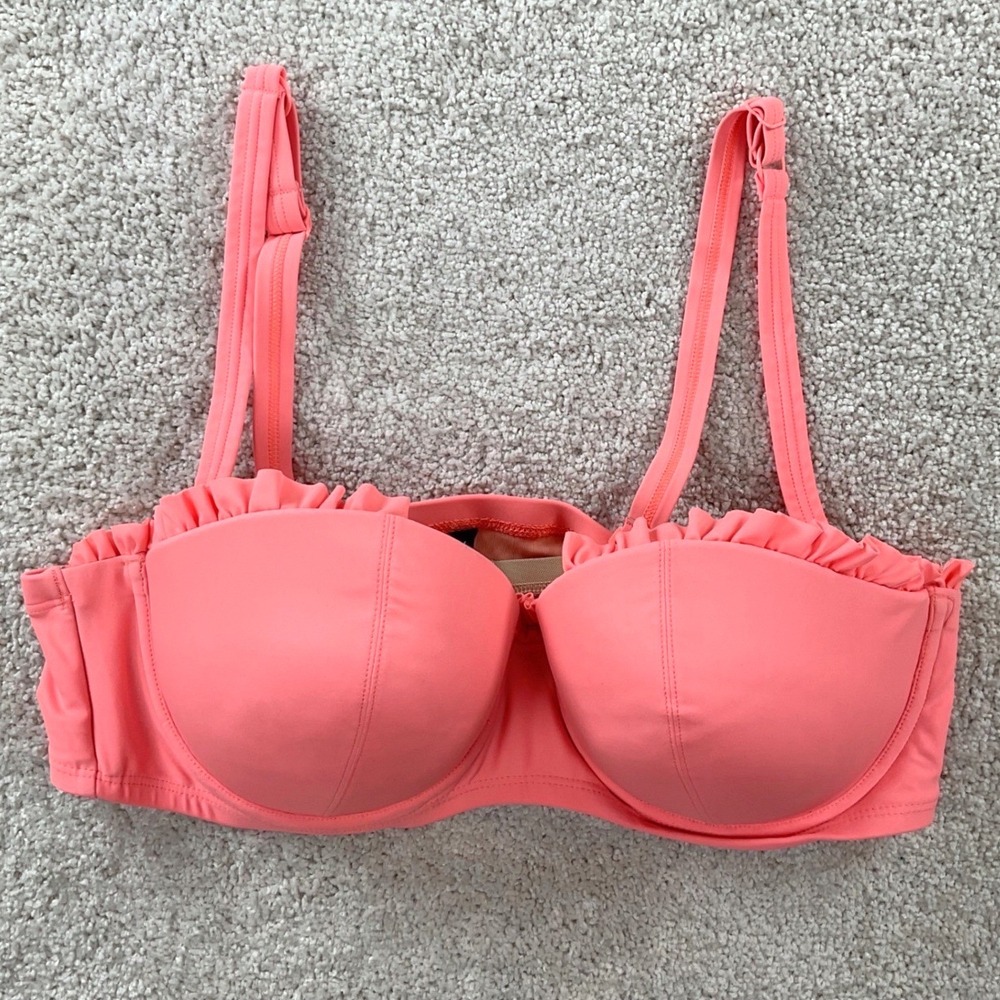 Torrid Womens Coral Pink Ruffle Underwire Bikini Top Size 1 Adjustable Straps